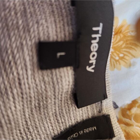 THEORY GRAY AND WHITE STRIPE KNIT SWEATER SIZE LARGE - Picture 6 of 6